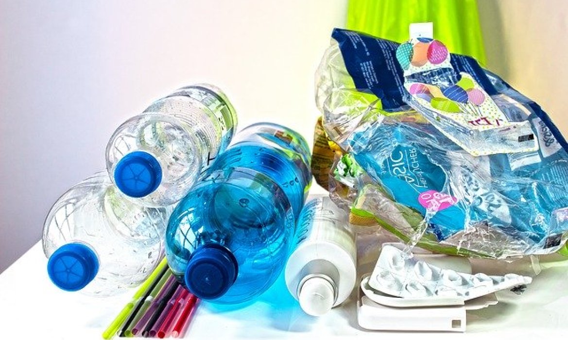 pck0rce5g0_____plastic-waste-3962409_640